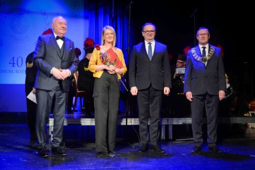 Pani A.Drabas w toważystwie Prezesa Izby Rzemieślniczej J.Klimka, Prezydenta Żor W.Socha, Starszy Cechu Z.Krzak 