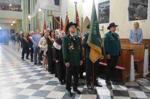 Poczty Sztandarowe obecne podczas Mszy Świetej